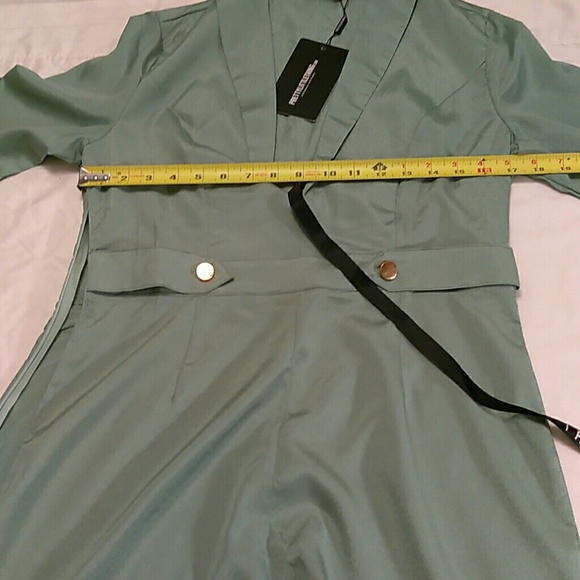 Pretty Little Thing ladies romper - Picture 5 of 8